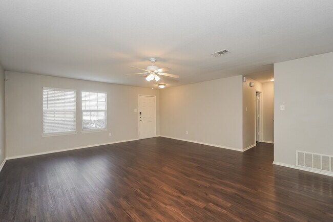 Foto del edificio - 2545 Grand Gulf Rd