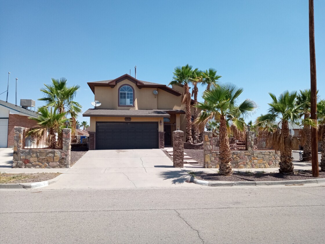 Primary Photo - 12513 Angie Bombach Ave