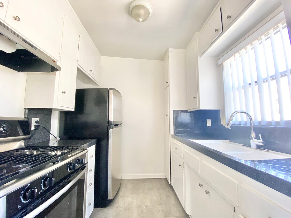 Foto principal - 3655 Midvale Ave