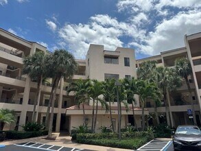 Building Photo - 7546 La Paz Blvd