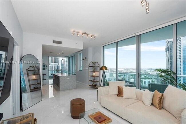 Foto del edificio - 900 Biscayne Blvd