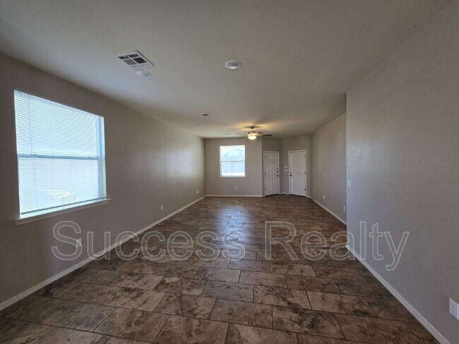 Building Photo - 10624 Hidden Chapel Pl