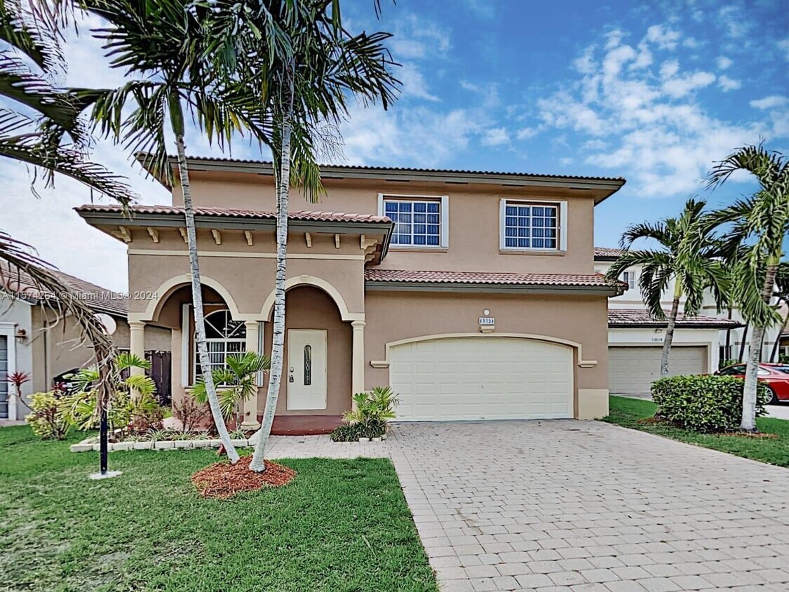 Primary Photo - 13524 SW 124th Avenue Rd
