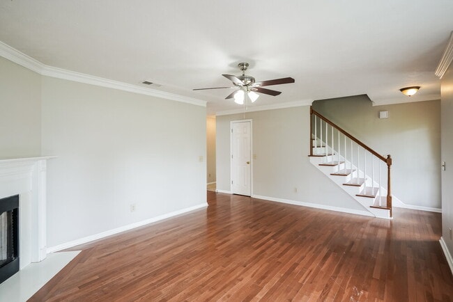Building Photo - 300 Stafford Ct