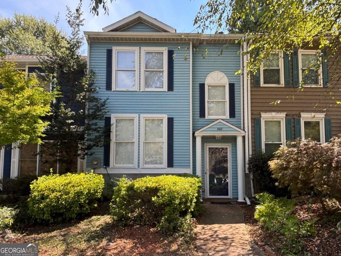 Primary Photo - 666 Stratford Green Way