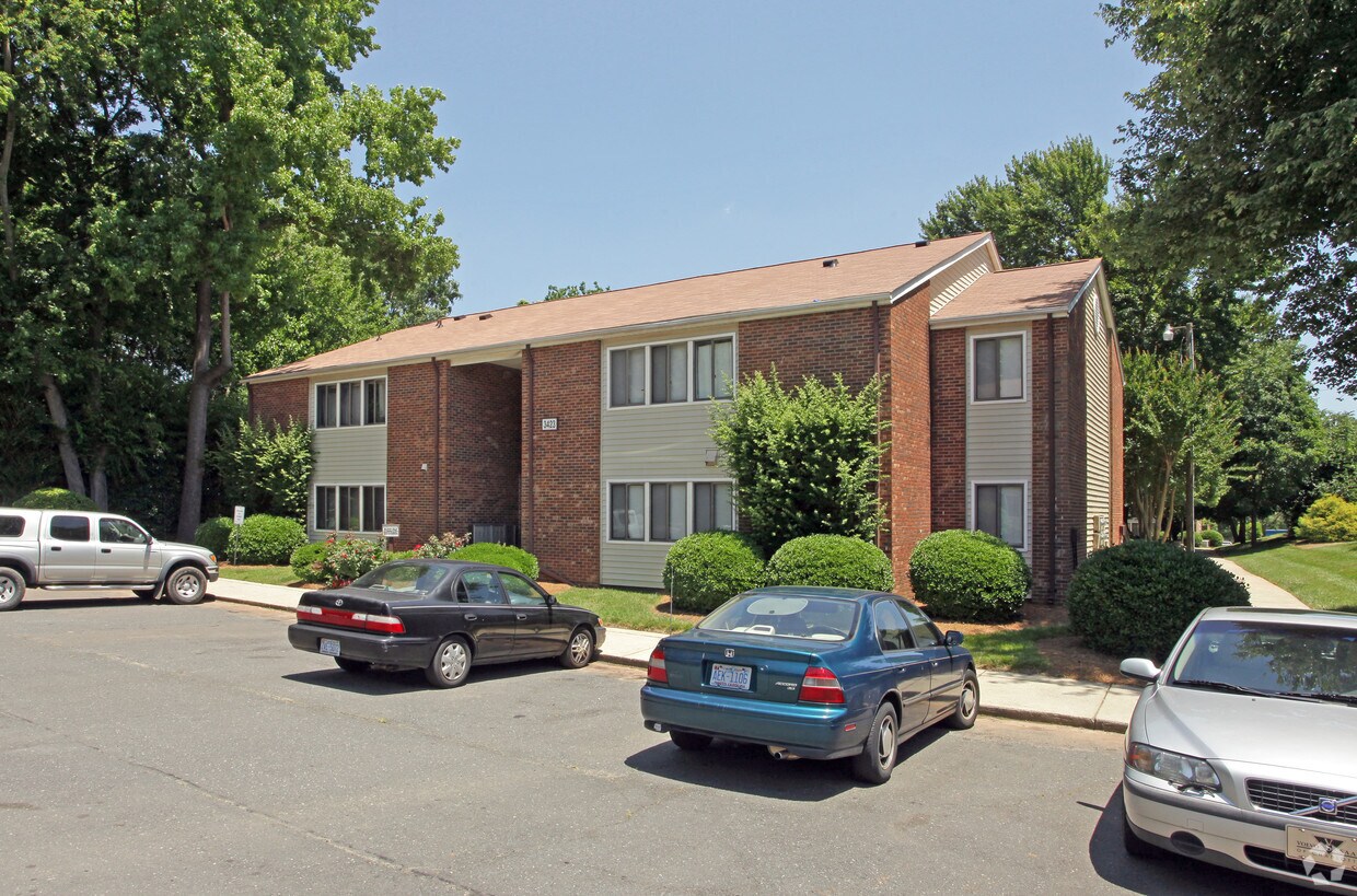 Hollis House Apartments Charlotte, NC