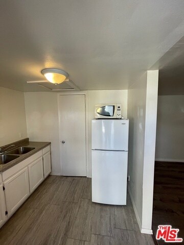 Foto del edificio - 3423 1/2 Walton Ave