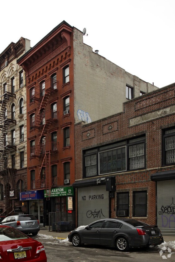Foto principal - 216 E 6th St