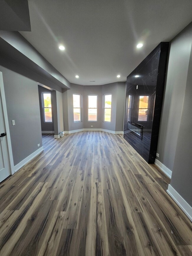 Building Photo - 3732 S Calumet Ave