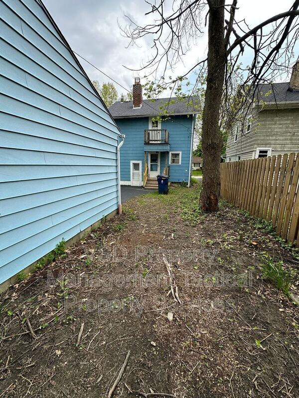 Building Photo - 1602 Wood Rd