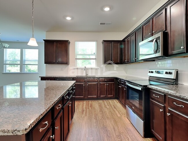 Building Photo - 17310 Alydar Commons Ln