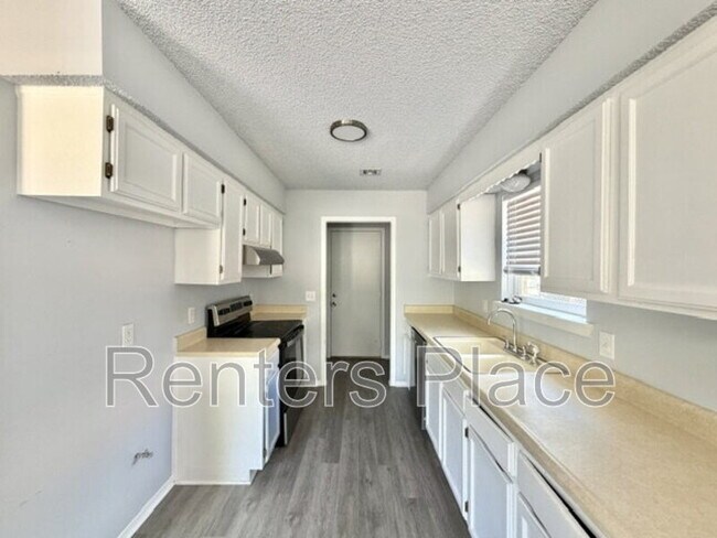 Foto del edificio - 1505 N Poplar Ave