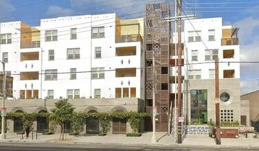 Building Photo - 3411 Crenshaw Blvd