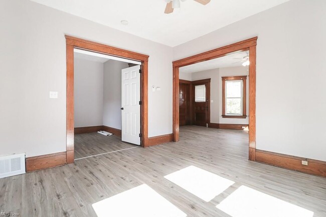 Building Photo - 1388 W 91st St