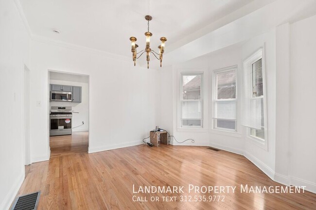 Building Photo - 806 S Taylor Ave