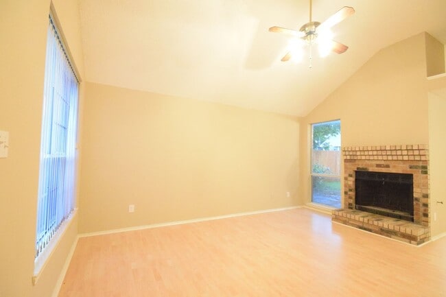 Building Photo - 1117 Brewer Dr