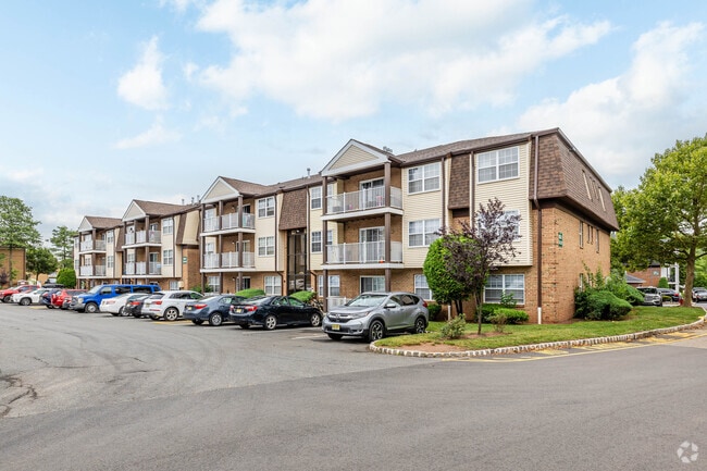 Building Photo - Oak Tree Village