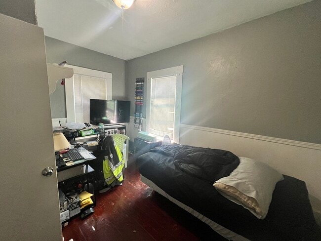 Building Photo - 75 Intervale St