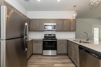 Building Photo - Hudson at Crossroads District