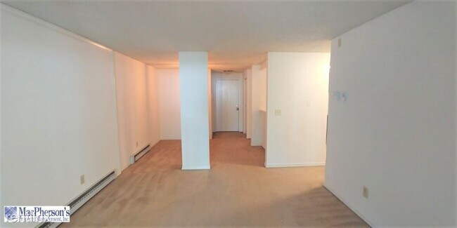 Building Photo - 14580 NE 31st St