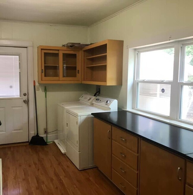 Building Photo - 1211 Bois D Arc St
