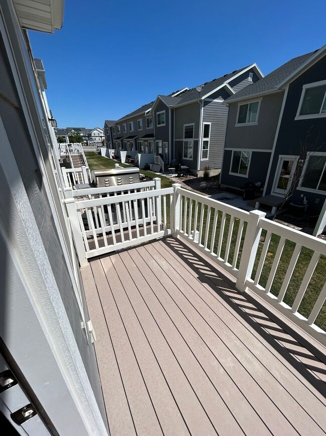 Foto del edificio - 4 Bedroom Exchange Townhome