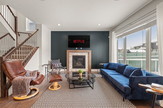 Building Photo - 1607-1165 165 St SW