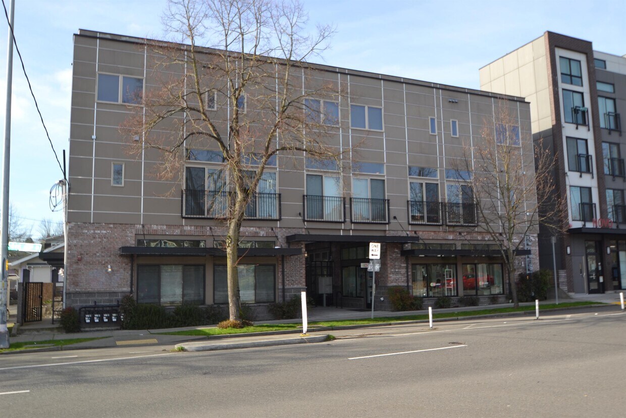 6011 Roosevelt Way NE, Seattle, WA 98115 Townhome Rentals in Seattle