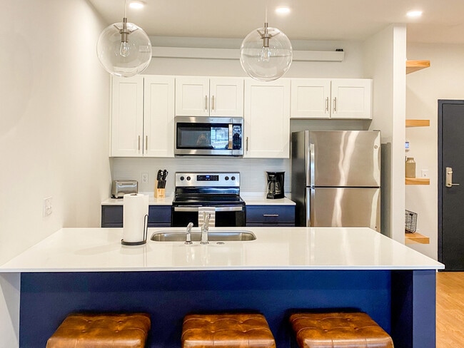 Building Photo - Urbane 1220