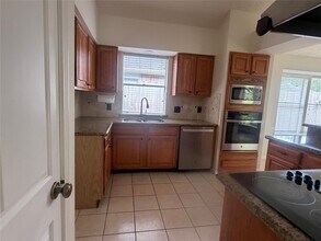Building Photo - 3806 Carya Cir