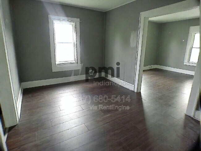 Foto del edificio - 213 Madison Ave