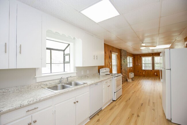 Building Photo - Welcome to our idyllic cottage retreat, wh...