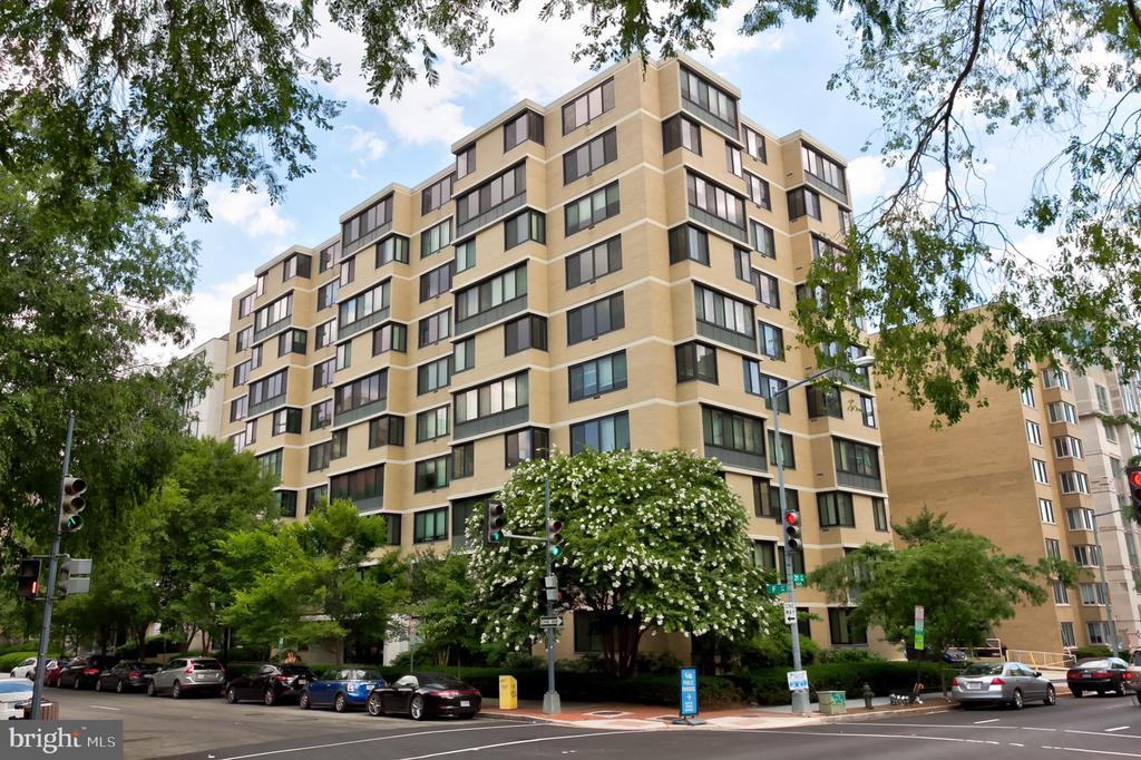 Foto principal - 2030 F St NW