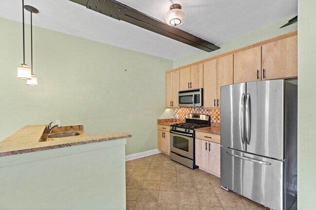 Building Photo - 59-63 W 30th St