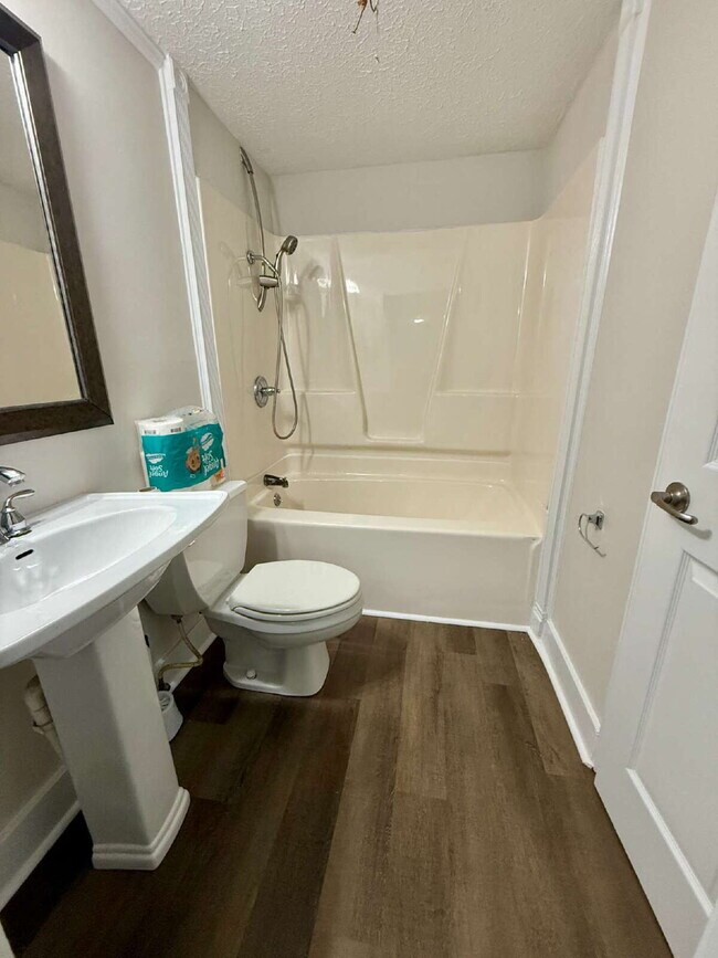 Foto del edificio - 3 Bedroom / 1 Bathroom Home in Russellville