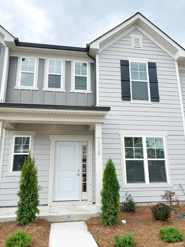 Foto principal - 13039 Rover St