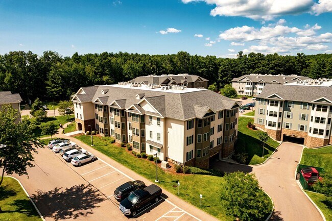 Foto del edificio - Autumn Pond 1 Bedroom Pet Friendly Apartment