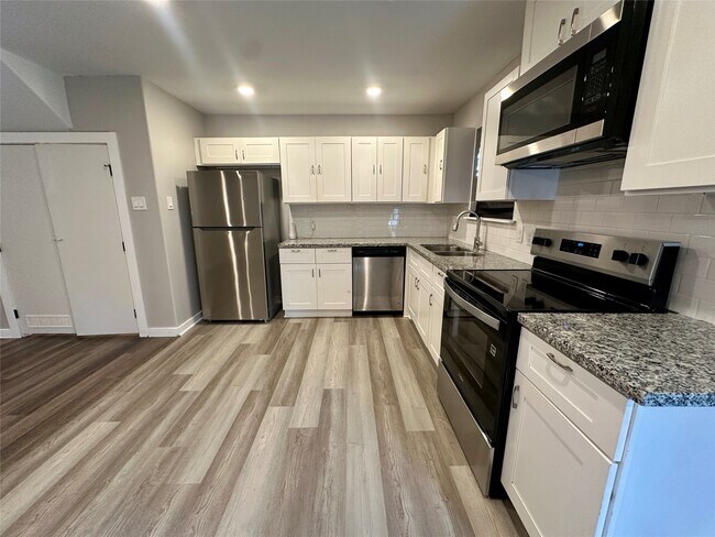 Foto del edificio - 5709 Breland St