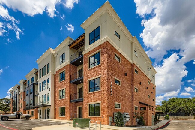 Foto del edificio - 10899 S Hausman Rd