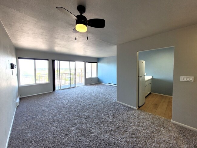 Building Photo - Southside Condo with a View - 1 Bedroom - ...