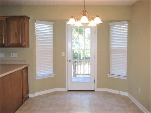 Building Photo - 717 Veneta View Dr