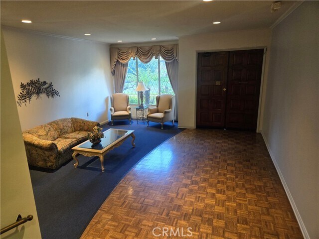 Foto del edificio - 972 E California Blvd