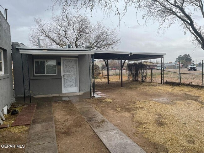 Foto del edificio - 7921 Lirio Rd