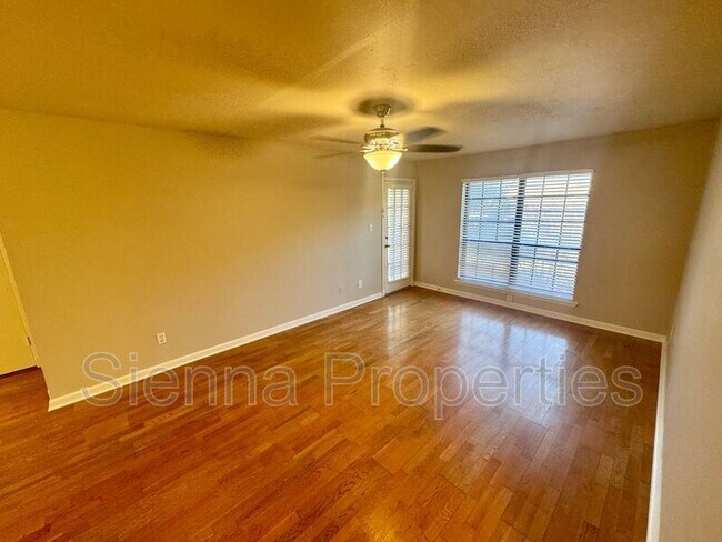 Building Photo - 4159 Steck Ave