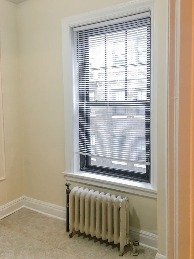 Foto del edificio - 531 W Briar Pl