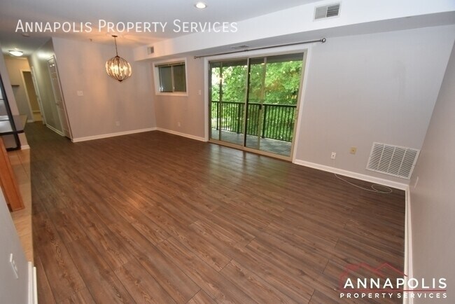 Foto del edificio - 1101 Primrose Ct