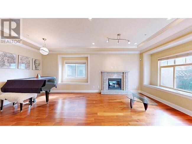 Photo du bâtiment - 8453 Fremlin St