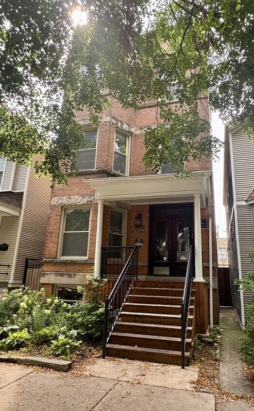 Foto del edificio - 3746 N Hermitage Ave