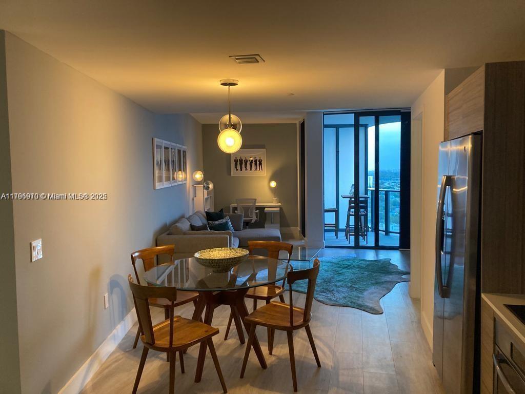 Foto principal - 121 NE 34th St