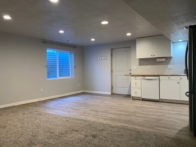 Kitchen, view2 - 3695 E Turnberry Rd